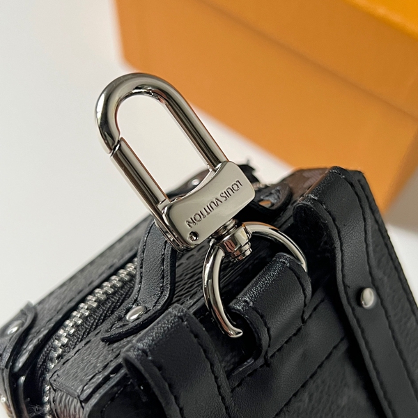 ブランドキーホルダー角部分ディテール